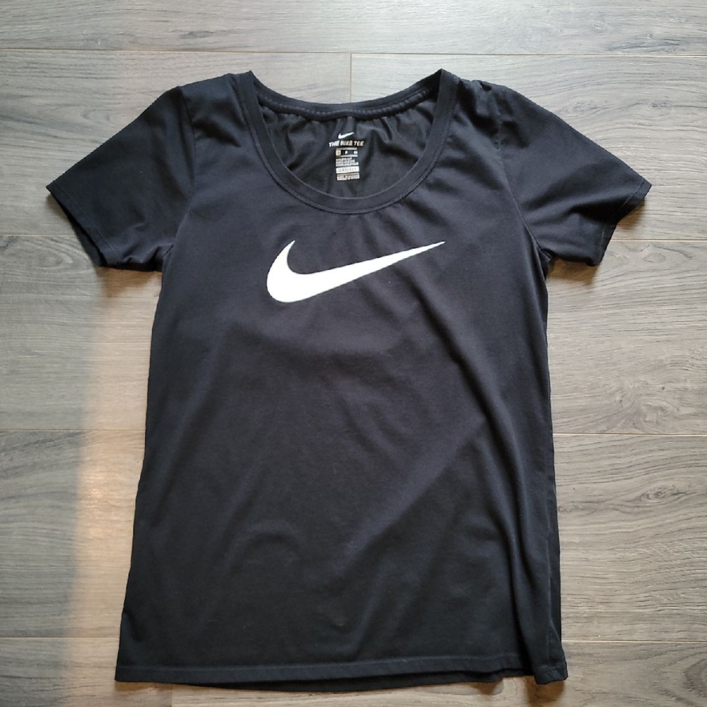 SOLD Nike Tee